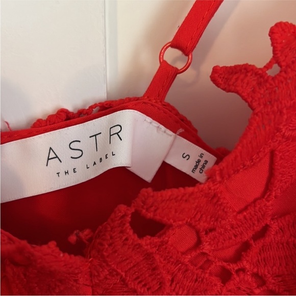 Astr the label red lace a-line midi dress - Picture 3 of 5